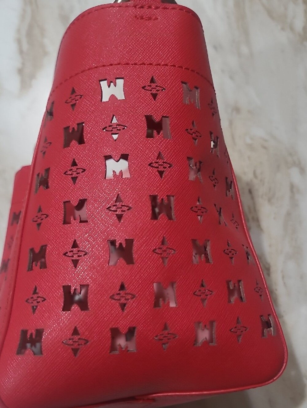 Metrocity Bucket Bag - Picture 6 of 13